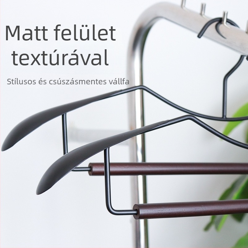 Modern minimalist fa- és fém ruhafogas széles vállakkal, karcolásmentes és csúszásmentes