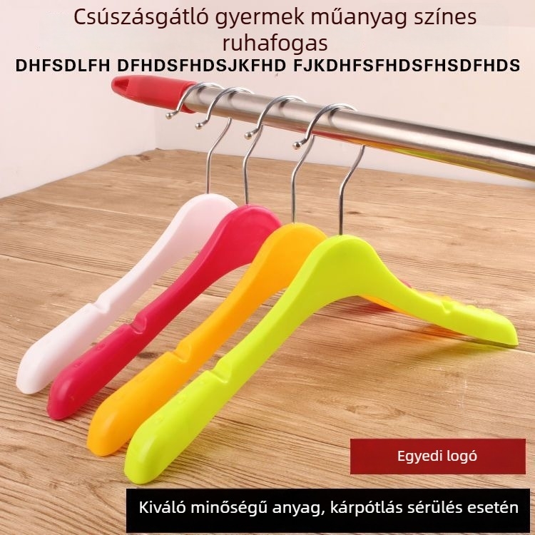 Műanyag ruhavállfák gyerekek ruháit árusító boltok számára; babáknak, kisgyerekeknek és nagyobb gyerekeknek.