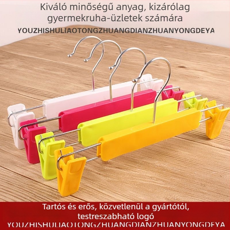 Műanyag ruhavállfák gyerekek ruháit árusító boltok számára; babáknak, kisgyerekeknek és nagyobb gyerekeknek.