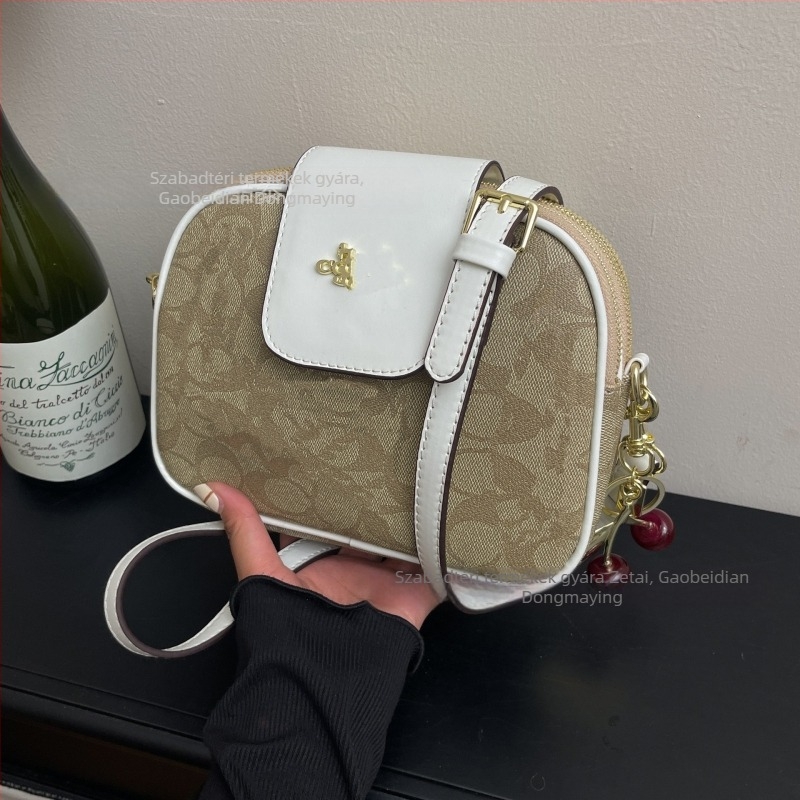 PU bőrhatású mini négyszögletes crossbody táska alfabet lánccal, koreai stílusú, mindennapi használatra, 2025 téli kollekció