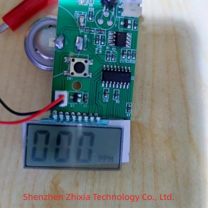 Szén-monoxid riasztó LCD kijelzővel, chip-fejlesztés, szoftverfejlesztés, mikrokontroller