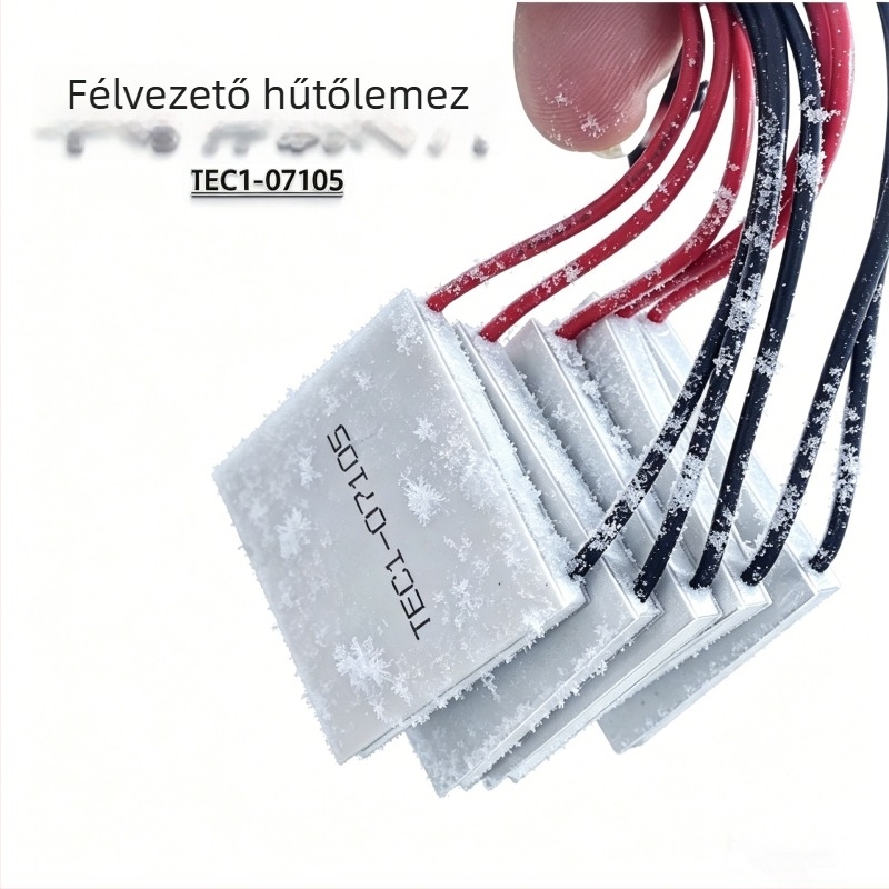 TEC1-07105 termoelektrikus hűtőlemez, 8,4V, kettős Li-ion akkumulátorral táplálva, méret 30x30x3,8 mm