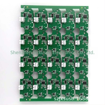LED munka- és autójavító lámpa PCB-fejlesztése és tervezése