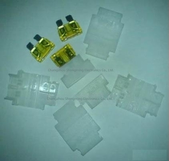 Kompakt vízálló blade biztosítótartó – antifagyasztó, lángálló, amerikai szabvány, AWG 16–14
