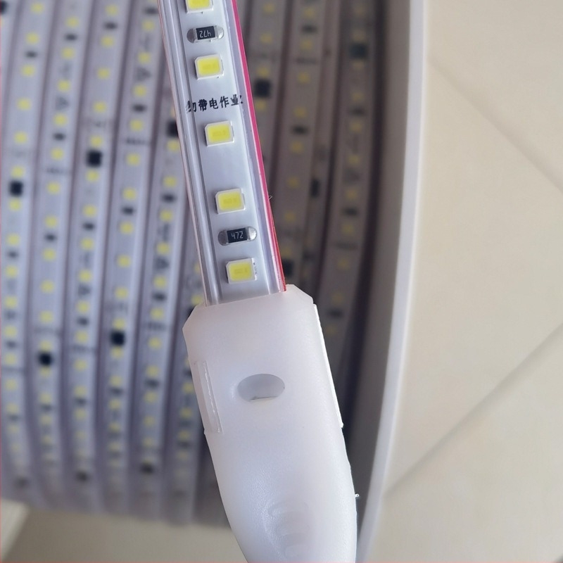Driver nélküli LED-szalag 220V, 2835, 120 LED, réz tartó, 10 cm-es szakasz, öntapadó hátoldal