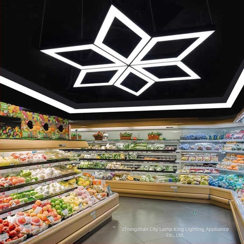 Ipari stílusú, diamant alakú függőlámpa kovácsoltvasból, irodák, tárgyalók, edzőtermek, bevásárlóközpontok és szupermarketek számára