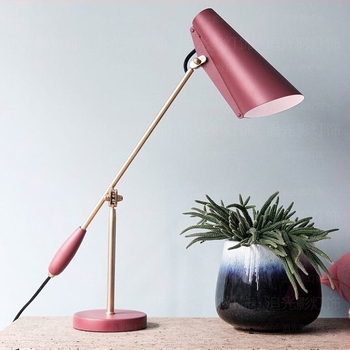 Asztali lámpa, modern minimalist design, kovácsoltvasból készült, éjjeli lámpa hálószobába, bárhoz és étteremhez hangulatvilágítás, éjszakai fény, luxus stílus