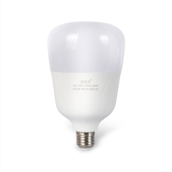 LED gömblámpa műanyag házzal és alumínium burkolattal, E27 foglalat, energiatakarékos, rendkívül fényes otthoni megvilágításhoz, IP65