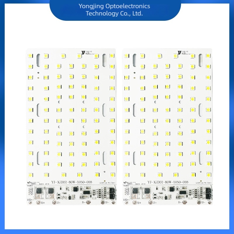 80 LED-et tartalmazó integrált napelemes LED-fényforrás panel
