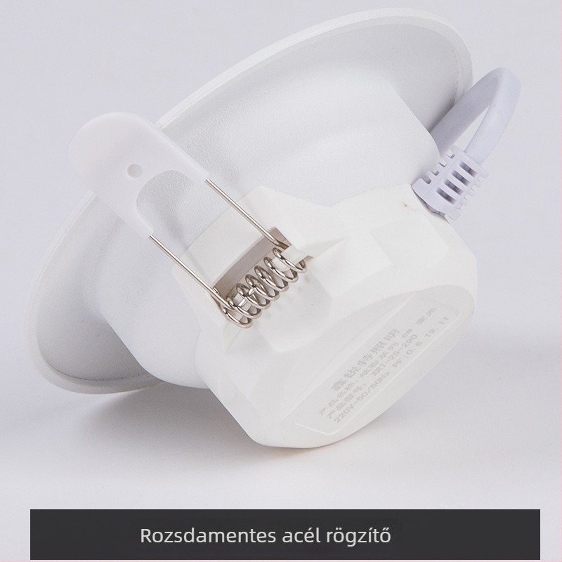 Beépíthető LED mennyezeti spotlámpa, 2,5 hüvelyk, 6W, 75 cm nyílás, fekete–arany felület, beltéri használatra.