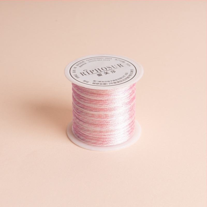 3-szálas színes fonal karkötő anyag — kézzel kötve, aranyszínű fonallal