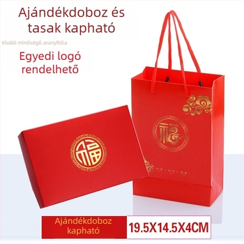 Ünnepi piros ajándékdoboz kettős fedéllel fehérneműre, zoknikra, törölközőre és cukorkára.