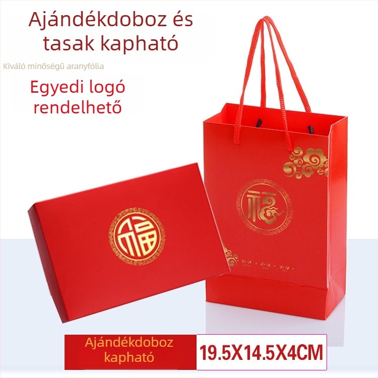 Ünnepi piros ajándékdoboz kettős fedéllel fehérneműre, zoknikra, törölközőre és cukorkára.