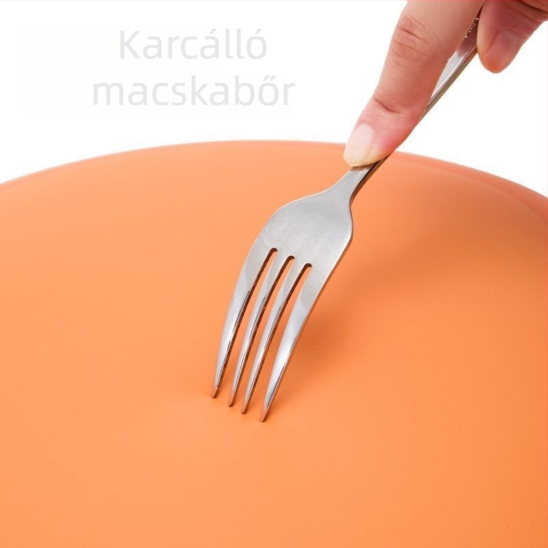 Többfunkciós műanyag tároló szék, párnázott ülőfelülettel, cipőállvánnyal és macskaházzal.