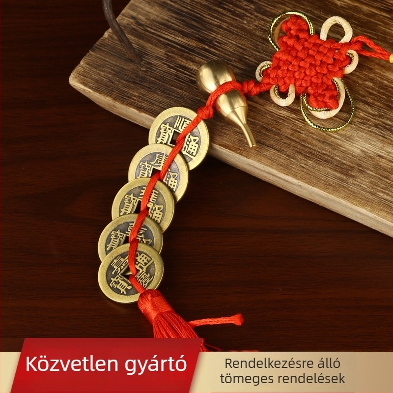 Sárgaréz Öt Császár pénze medál tök alakú, méret 2,4 × 2,8 cm