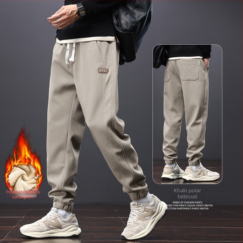 Férfiaknak – lazább szabású cargo jogger nadrág fleece-béléssel, alkalmi viselet tavasszal és ősszel