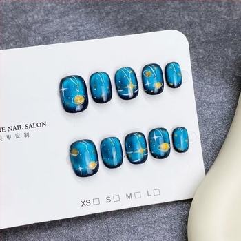 Kézzel festett köröm matrica Cat-Eye effekt, kék bolygó, csillagos ég, rövid körmökhöz.