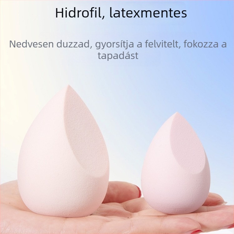 Dupla használatú sminkszivacs (nedves vagy száraz), puha és sima felülettel a tökéletes felvitelhez, nem hagy nyomot a púderrel, egyenként csomagolva OPP zacskóban.