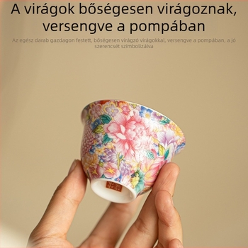 Zománcfestéssel díszített porcelán teáscsésze, egyedi darab, személyes használatra