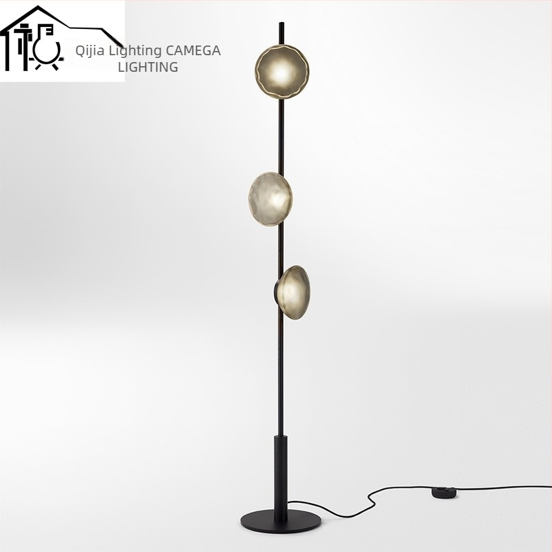 LD-019 háromfejű állólámpa, vas test, LED, 220V – modern nappali dekor