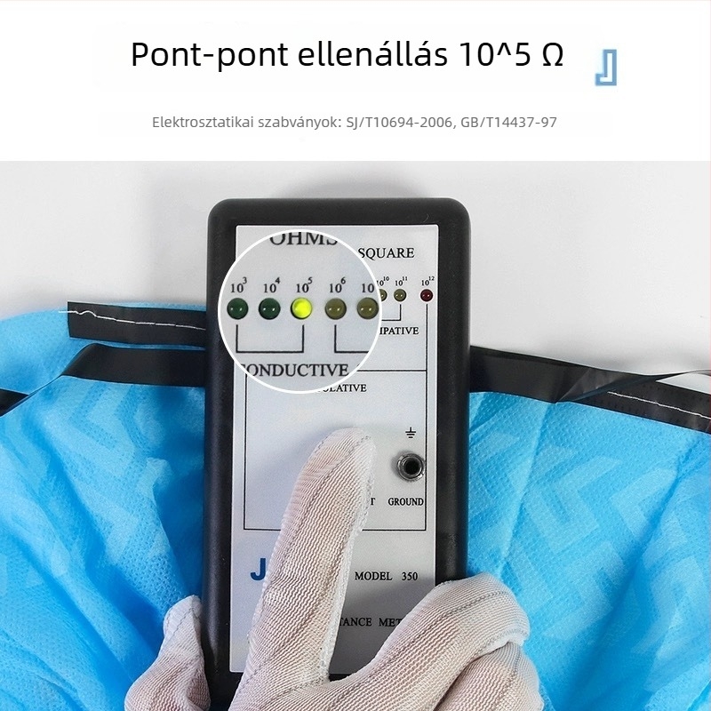 Antisztatikus, nem szőtt anyagú cipővédő vezetőcsíkkal, elektronikai gyártásban, pormentes műhelyekben és tiszta laboratóriumokban, egyszer használatos.