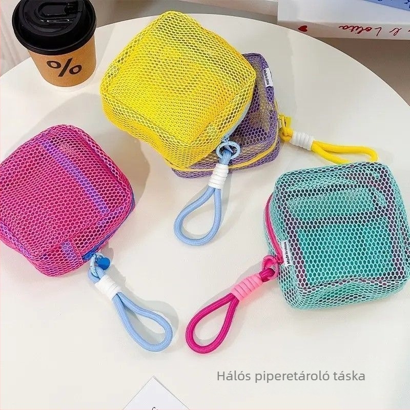 Nagy kapacitású, hordozható hálós kozmetikai és pipere-tartó táska