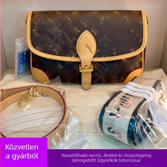 Kiváló minőségű 2025-ös mini bagett táska monogramos mintával, trendi kis négyszögletes forma, vállon és crossbody viselhető