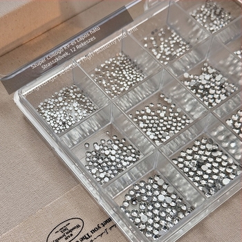 12 rekesz K9 lapos hátú strasszok, mini vegyes 3D kerek kövek, kiváló minőségű, sokoldalú körömdíszítés