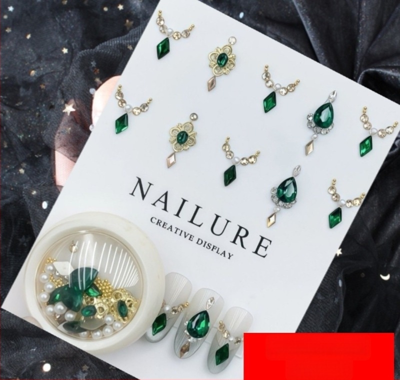 Emerald zöld vízcsepp alakú strasszok körömdíszítő készlet, palota retro stílus, különböző formák