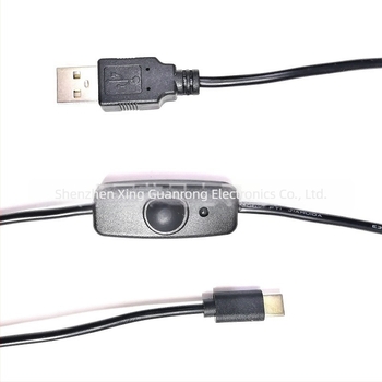 Raspberry Pi 4B tápegység kapcsolóval és USB‑A– USB‑C adapterkábellel LED-es jelzőfénnyel