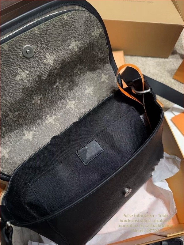 Férfiaknak szóló bőr crossbody táska nagy kapacitással, utazáshoz