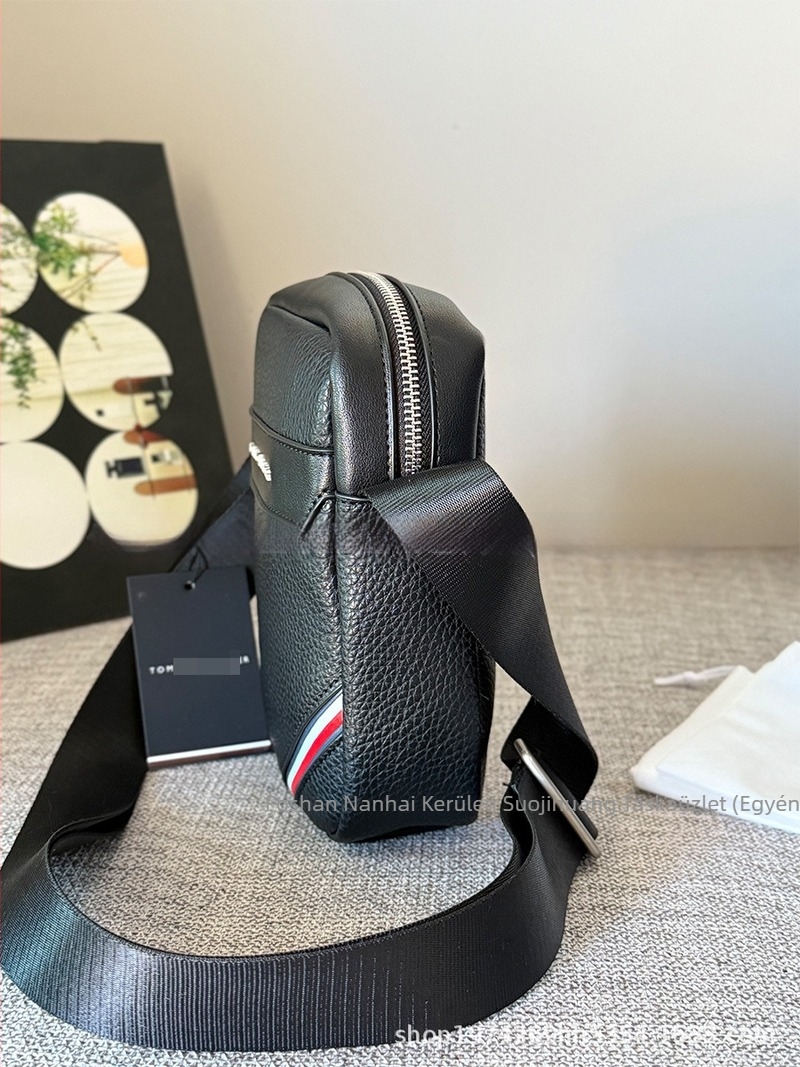 Férfi crossbody táska üzleti utazáshoz, fekete csíkos dizájn, cipzárral, 8 hüvelykes laptophoz