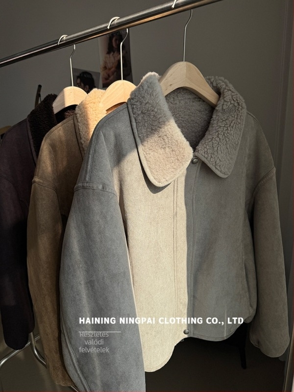 Női reverszibilis kabát juhbőrrel és shearling szőrrel – 100% gyapjú