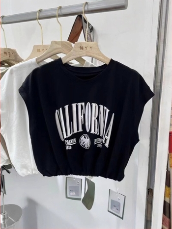 Női ujjatlan betűmintás T-shirt, rövid derekú, laza szabás, kerek nyakú, nyári felső