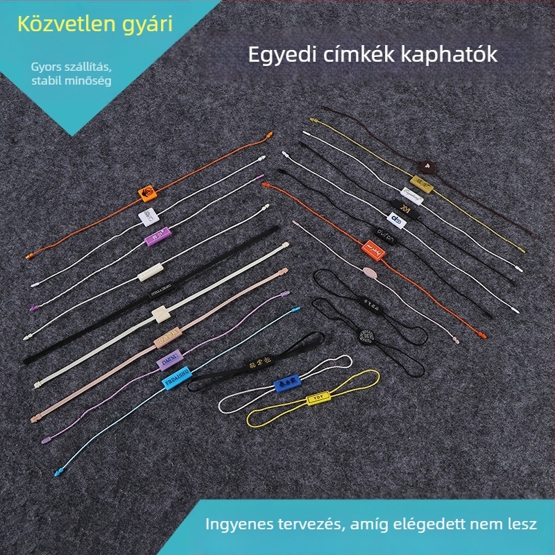 Négyszögletes műanyag univerzális címke poliészter címkekötéllel ruházati kiegészítőkhöz