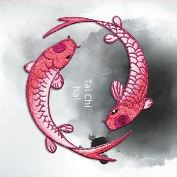 Többszínű Taiji hal patch – etnikus mintás tűzéshez és díszítéshez