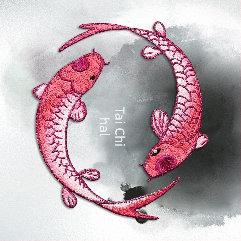 Többszínű Taiji hal patch – etnikus mintás tűzéshez és díszítéshez