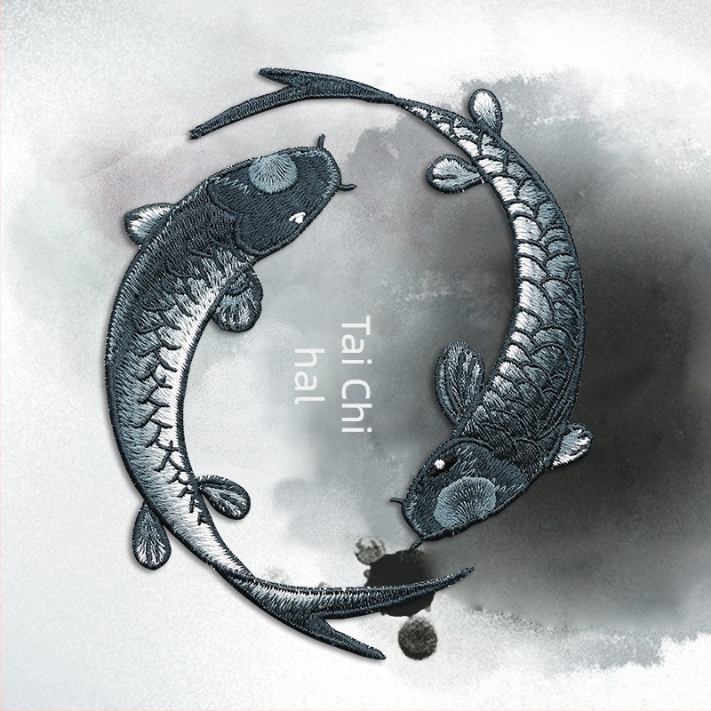 Többszínű Taiji hal patch – etnikus mintás tűzéshez és díszítéshez