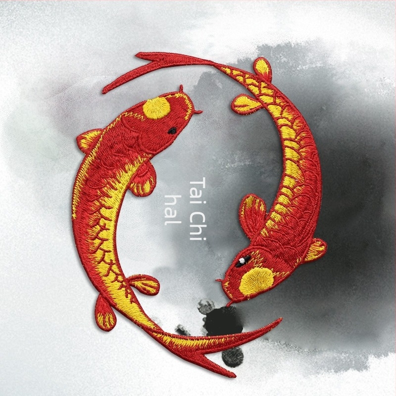 Többszínű Taiji hal patch – etnikus mintás tűzéshez és díszítéshez