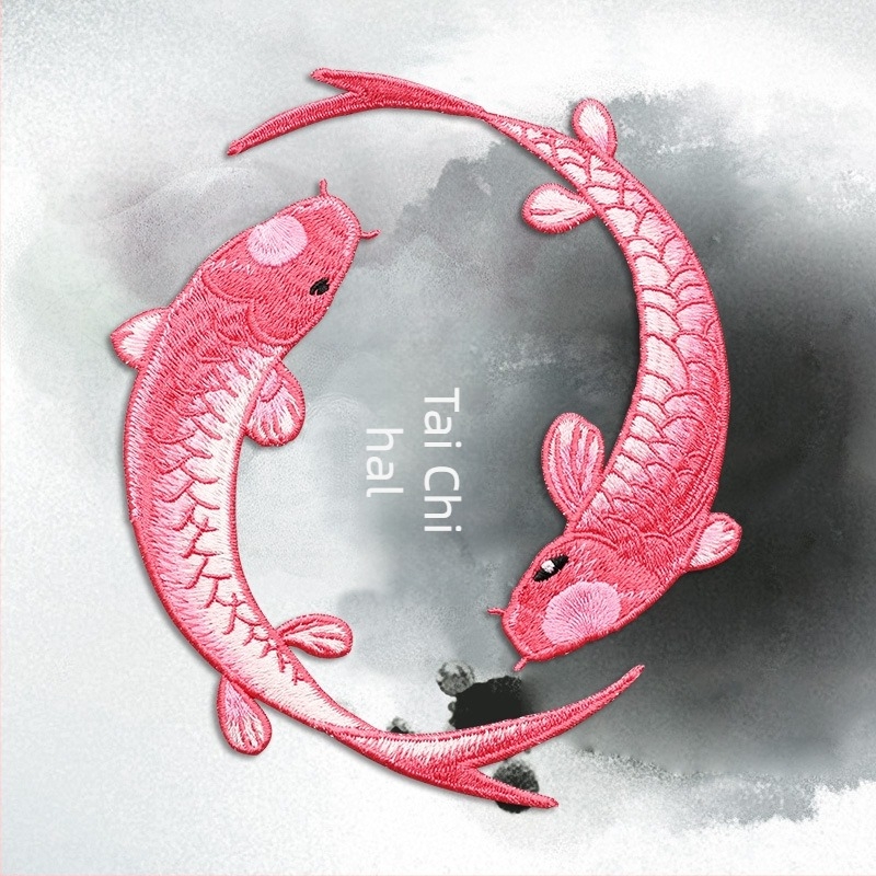Többszínű Taiji hal patch – etnikus mintás tűzéshez és díszítéshez