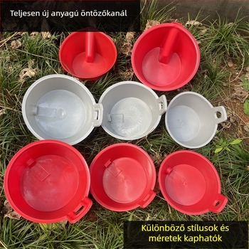 Hosszú nyelű műanyag öntözőkanál a növények öntözéséhez