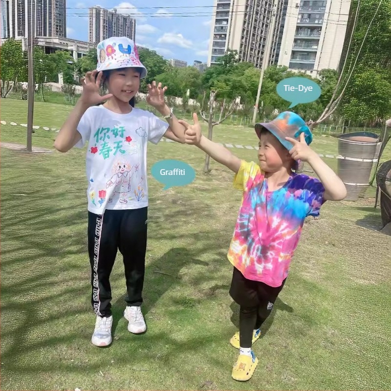 Fehér kereknyakú rövid Ujjú póló, kézzel festett graffiti és tie-dye minta – DIY családi ruha felnőtteknek és gyerekeknek