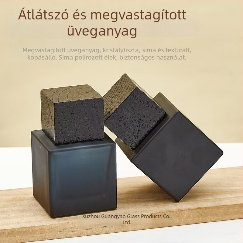 50 ml négyszögletes üveg parfüm szórófejjel, hordozható kozmetikai mintaüveg