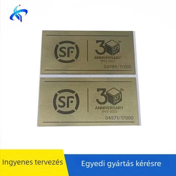 SF névtábla rozsdamentes acélból vákuum bevonattal, méretek 58×30×0,8 mm, SF logó