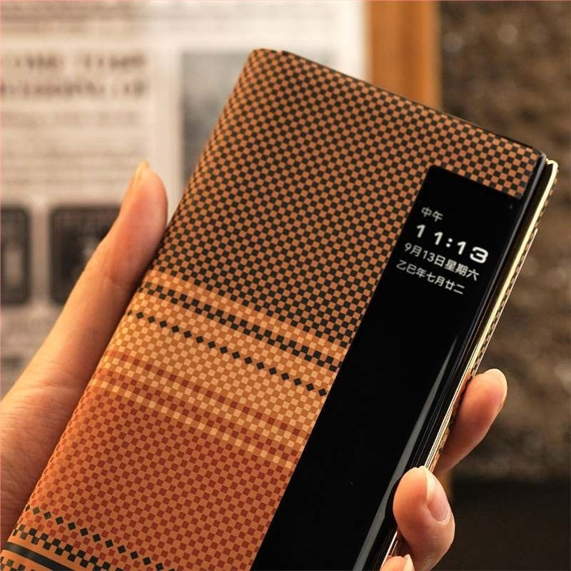 Huawei Mate X/Xs háromszor hajtható tok forgó csuklópánttal – Irizáló naplemente