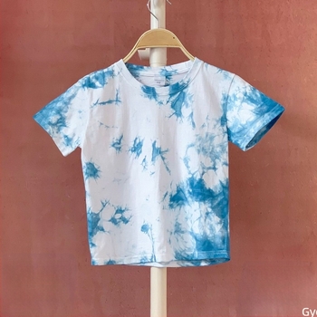 Dali kézzel készített tie-dye etnikai stílusú gyerekpóló, rövid ujjú, 100% finomított pamut, kék festék, nyár