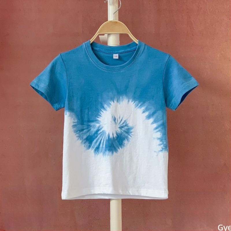 Dali kézzel készített tie-dye etnikai stílusú gyerekpóló, rövid ujjú, 100% finomított pamut, kék festék, nyár