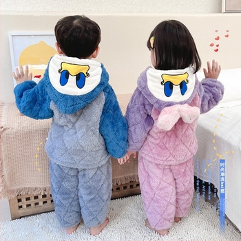 Téli gyerekeknek szóló otthoni meleg ruházat dupla fleece béléssel, vastag és meleg, két részes szett, koreai stílusú aranyos pizsama