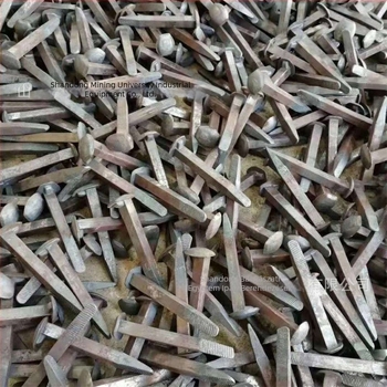 Vasúti szegecsek fa burkolathoz, bányászati pálya szegek 10×100 mm és 12×120 mm