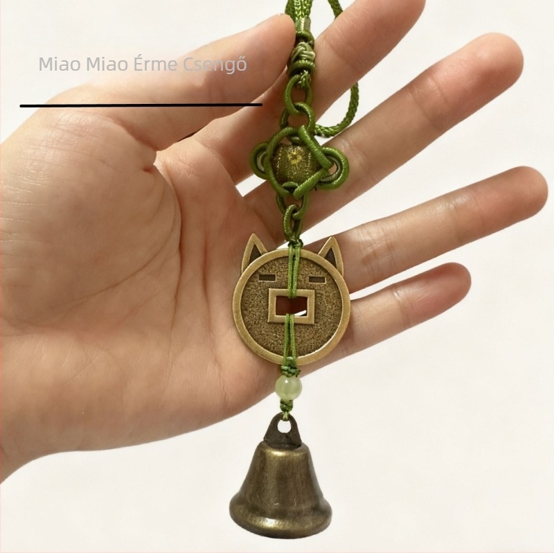 Miaomiao macska harangos medál – kézműves DIY kiegészítő, 3 cm-es érmes játékhoz való kiegészítő